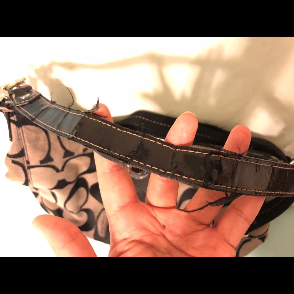 Black Coach Pattern Medium Large Purse - image 5